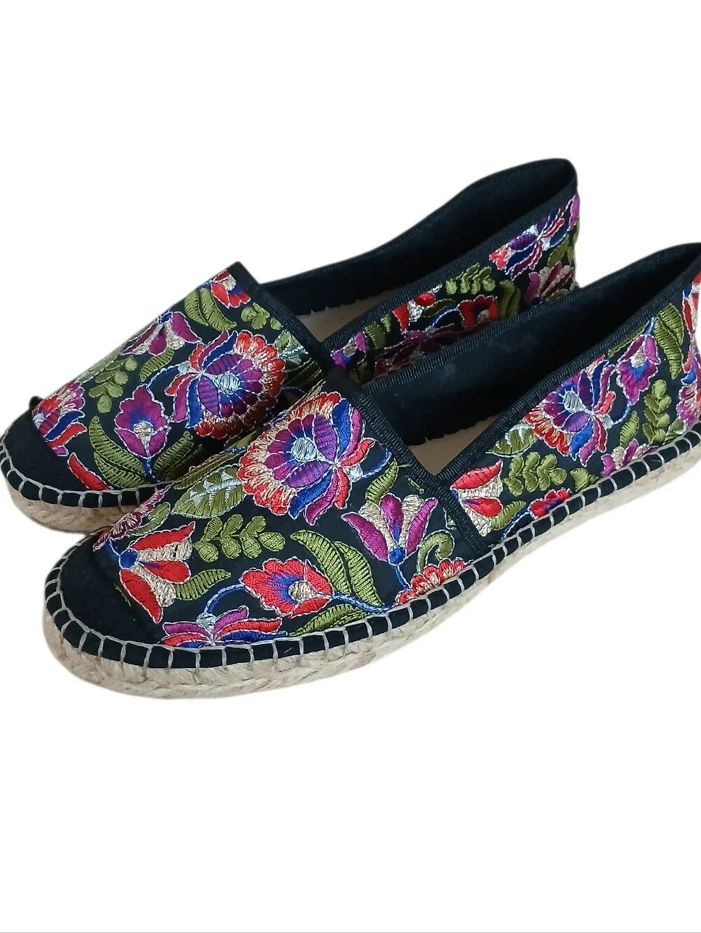 NWOB Fabiolas Handcrafted In Spain Floral Embroidered Espadrilles 8.5/39 Bohemia